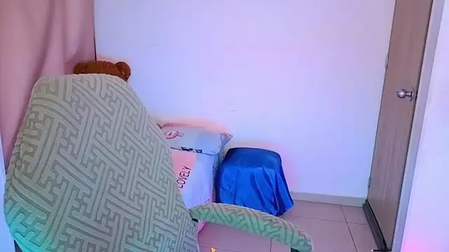 _alicia_z (F young) - naked