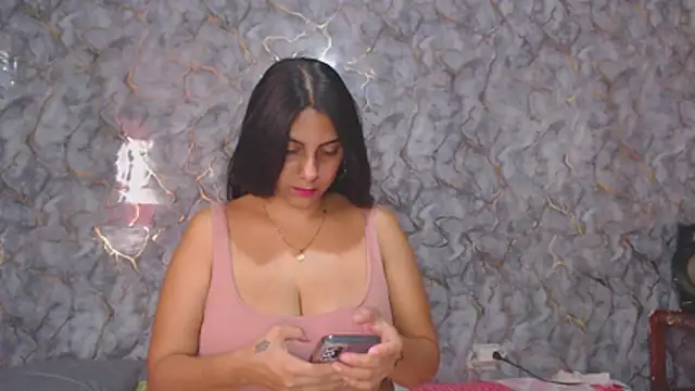 miarouse1531 - Miarouse1531's free webcam - UK Sex Cams