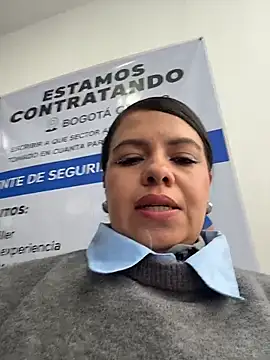 Ariana-07 live cam profile