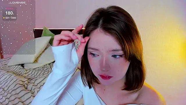 lexxxxxxi - Lexxxxxxi's free webcam - UK Sex Cams