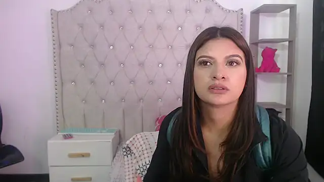 abril_squirt - Abril_Squirt's free webcam - UK Sex Cams