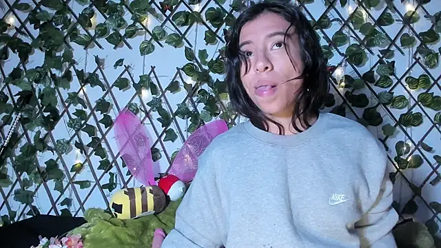 littlepeach_ - LittlePeach_'s free webcam