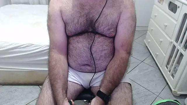 MysterBearMG live sex cam