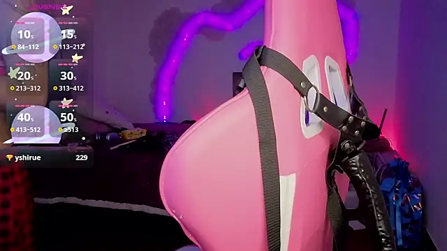 larah_uwu - Larah_uwu's free webcam