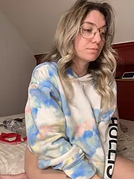 carlaaa Live Webcam on Stripchat