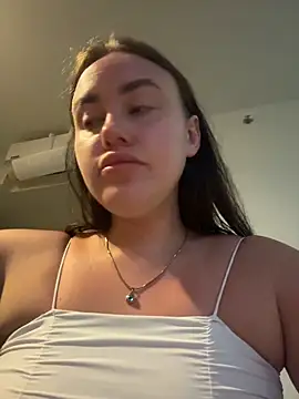 kirasunshine (F young) - completely naked and spanking pussy