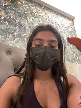 sexyayeshadesi (F young) - Gucci bag