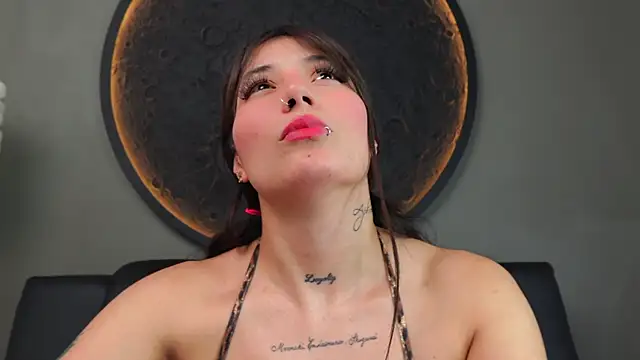 miss_sharlotte18 (F young) - gag for 50 seconds