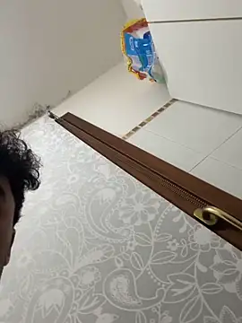 giovanni5281 (M twink) - remove the sock/ tolgo la calza