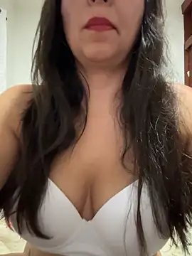 Webcam Model (emely_sexx20) is live