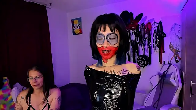 dungeongirls live sex cam