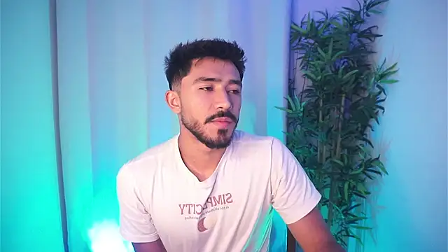 dam0n_fr0st - Dam0n_fr0st's free webcam - UK Sex Cams