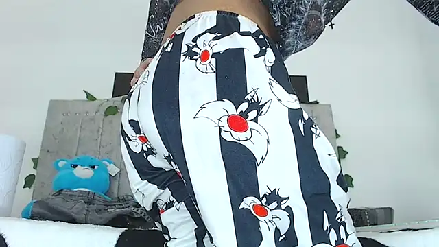 tinyy_star - Tinyy_Star's free webcam - UK Sex Cams