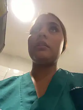 Webcam Model (Noa_Harper-)  is live.Free join now!