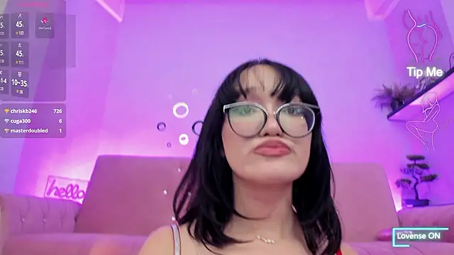 ariagloww - Ariagloww's free webcam