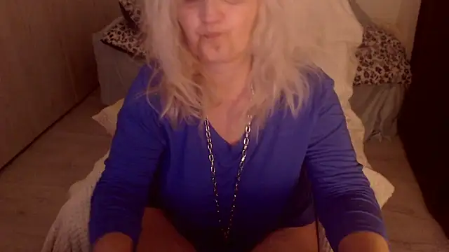 divineblond - Divineblond's free webcam