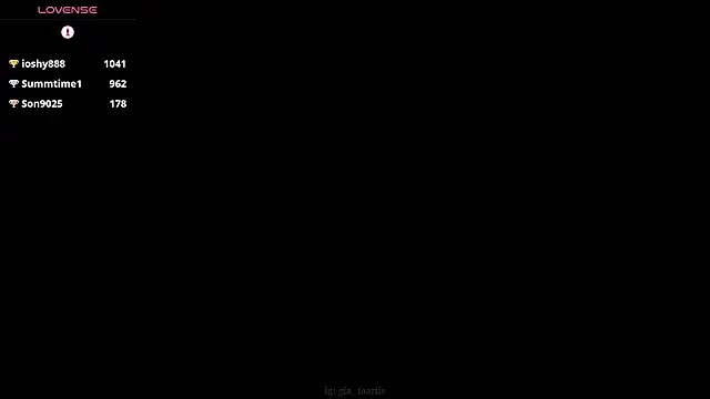 GiaFaaris's live cam