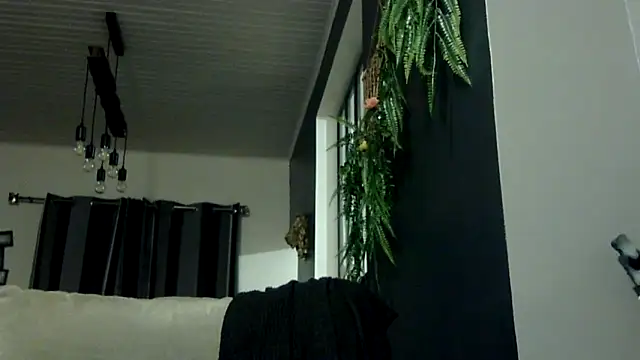 feline27 - Feline27's free webcam