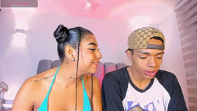 candyandmarilyn - Candyandmarilyn's free webcam