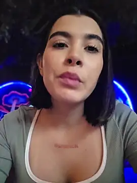 sweetnahoxxx - Sweetnahoxxx's free webcam - UK Sex Cams