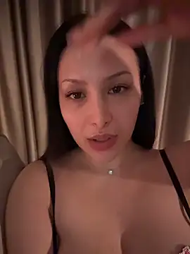 MiaaMoreno live sex cam