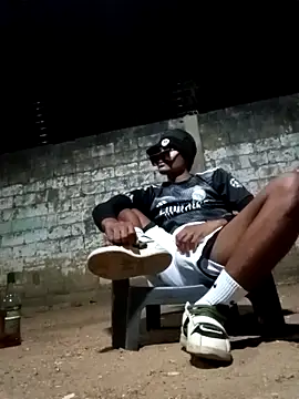 spittingpig1 - Spittingpig1's free webcam