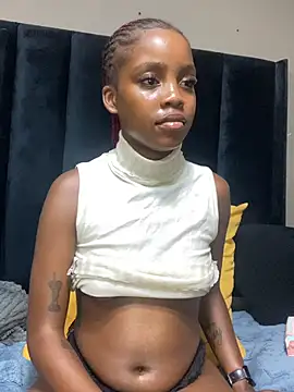 Webcam Model (Littlebunny33)  is live.Free join now!