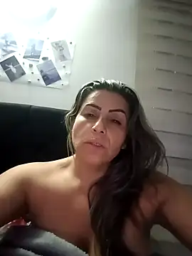 Webcam Model (maynor_1998)  is live.Free join now!