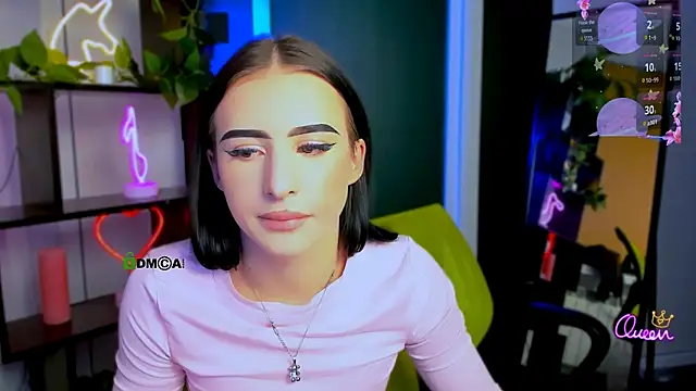 alia_skay (G teen) - show boobs in bra both