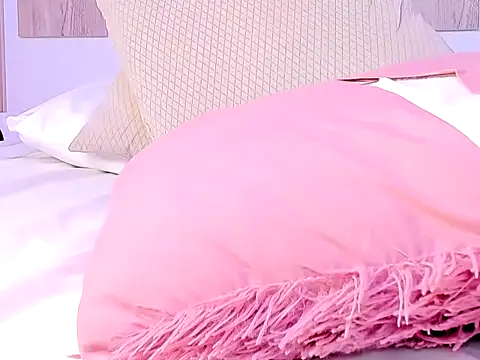 emilysearss - EmilySearss's free webcam - UK Sex Cams