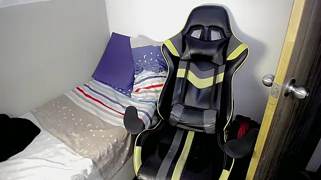 mathias_twinkk (M young) - hard cock