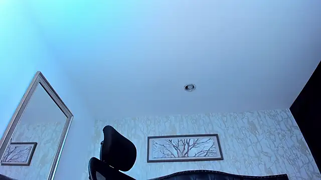 lander_cruz (M twink) - pants off