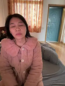 美女xiiuuff18在线直播