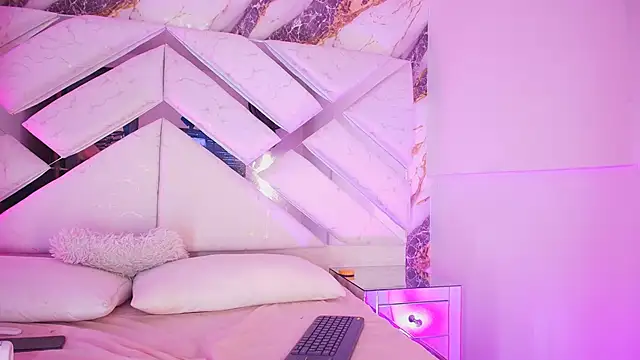 manu_osorio (T teen) - Naked & Wet: Hands on Me 👙👋💦