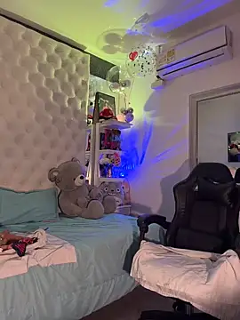 Zarah Evans (ZarahEvans)