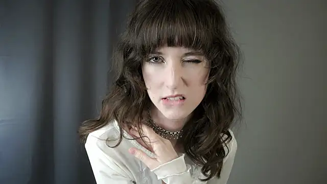 dellaleck (F teen) - look at my neck from all sides