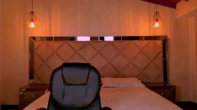 agathakondo_ - AgathaKondo_'s free webcam - UK Sex Cams