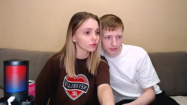 juliaanddima - Juliaanddima's free webcam - UK Sex Cams