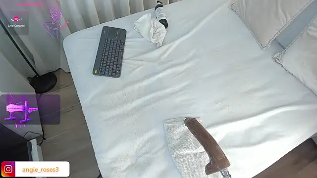 angiee_roses live cam profile
