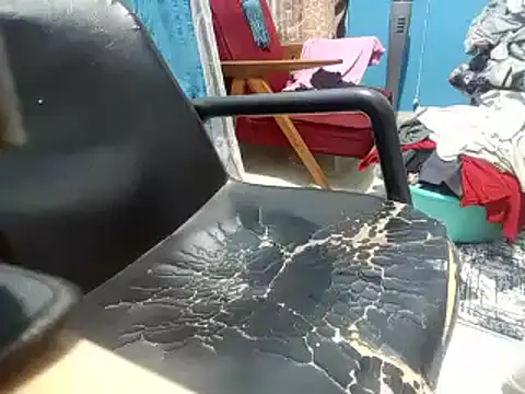 sally_omar_ - SALLY_OMAR_'s free webcam - UK Sex Cams