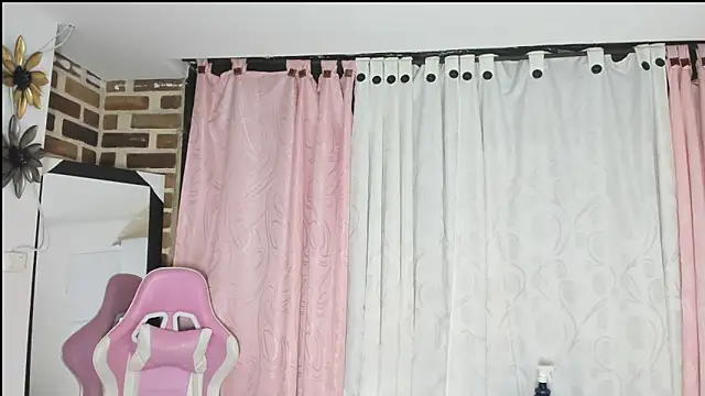 saraa-cloudy - Saraa-cloudy's free webcam - UK Sex Cams