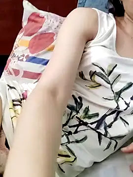 QueenSoreal live sex cam