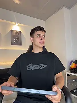 adrianrinaldi (M twink) - masturbate your big cock 19 cm