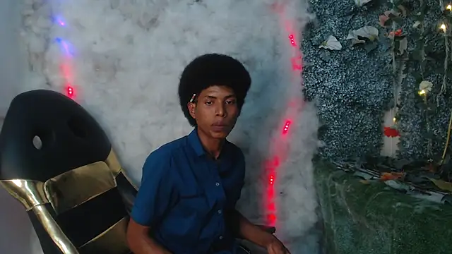 walkers05 (M young) - COME SPIT ON THESE DIRTY FEET WALKERS