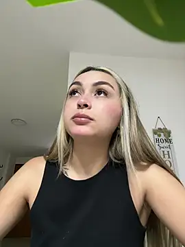 Im_emmaoxf from StripChat is Freechat