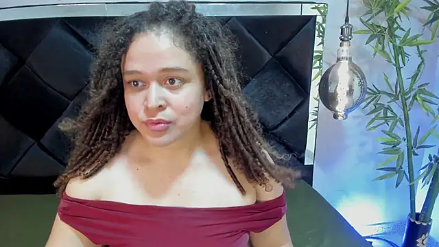 IrinaVoshh_ live sex cam