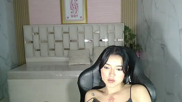 veronicaa_s - Veronicaa_s's free webcam - UK Sex Cams