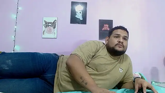 enzzo_rossi - Enzzo_rossi's free webcam - UK Sex Cams