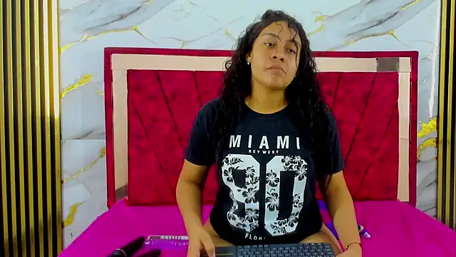 tiana_hots - Tiana_hots's free webcam - UK Sex Cams