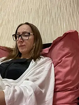 lauradavis - LauraDavis's free webcam - UK Sex Cams